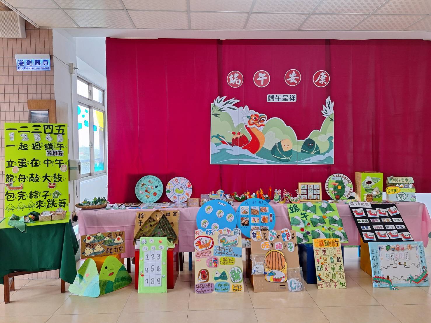 新生醫專幼保科以「動手做中學」為核心，策畫端午佳節節慶英文活動。圖：新生醫專提供