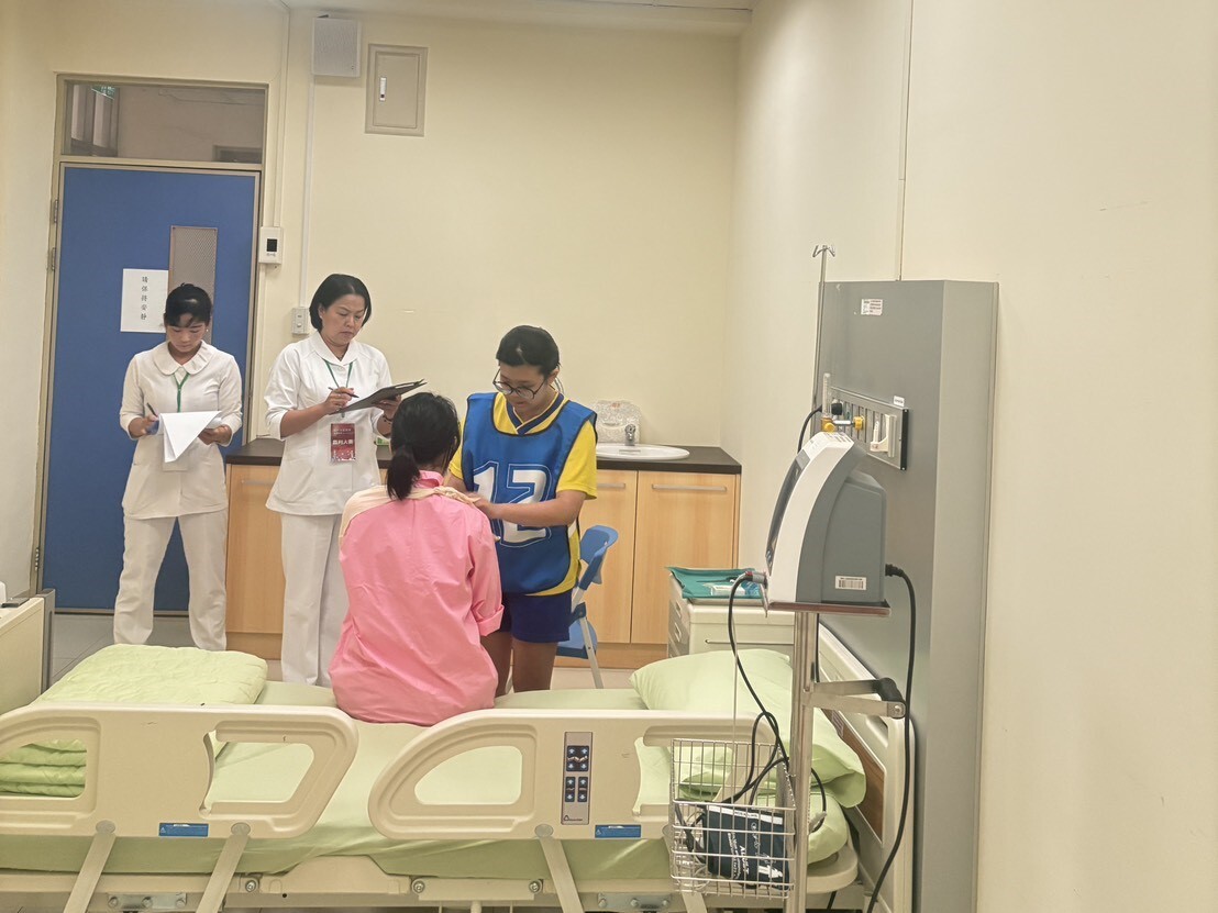 新生醫專攜手桃園市教育局辦理「桃園市國中醫護技藝競賽」。圖：新生醫專提供